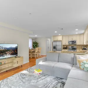 https://cozy-3br-apt-with-easy-access-to-nyc-and-seton-hall.us-newyorkcity.com